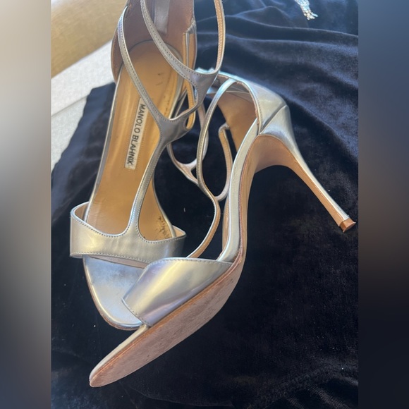 Manolo Blahnik Silver heels - Picture 2 of 11